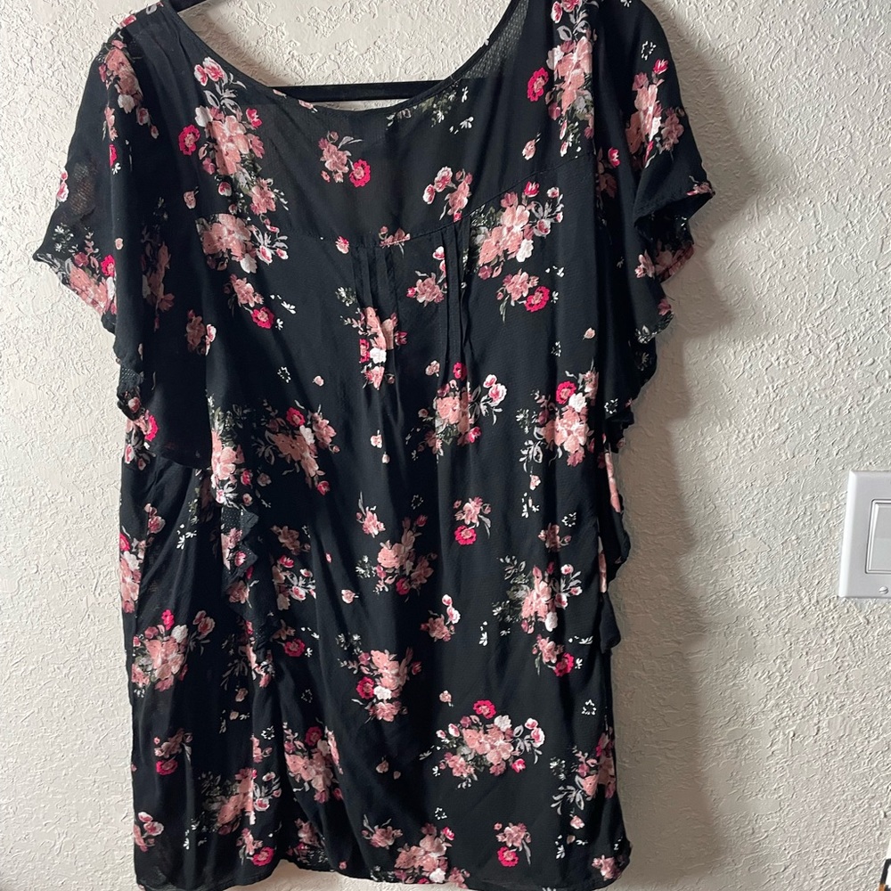 Torrid Black Floral Button Front Flutter Sleeve B… - image 4